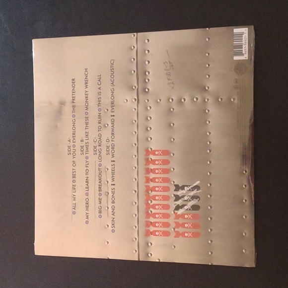 Foo Fighters Limited Edition Greatest Hits Vinyl 2 LP Set - Picture 5 of 7